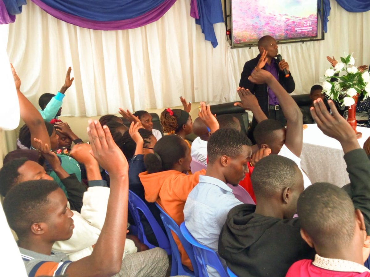 AgabNelson's tweet photo. Today, we made it at Kabale University.
Empowering students to be active citizens. The Call 112 Movie is a powerful tool against disinformation. Thanks for the partnership, @annareismann1 @KasUganda!
#CivicEngagement #UgandaDecide https://t.co/XP6GTJ1PwO