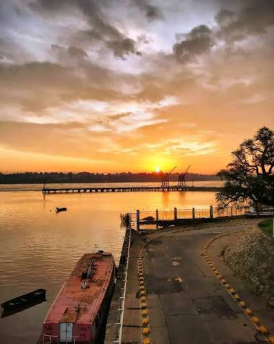 269 años para la querida República de Salto!! 

Trabajo, Sabiduría,  Prudencia.