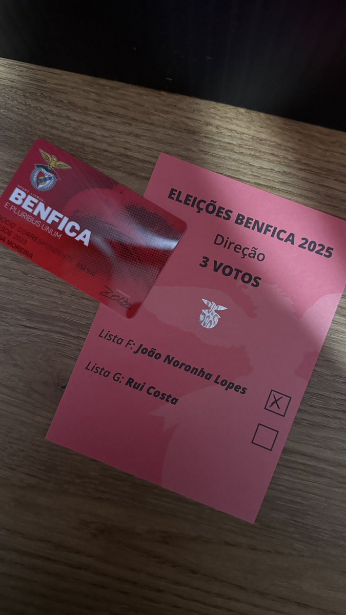 sofiamoreira_7's tweet image. Pela real mudança. 
Não me conformo com este Benfica!