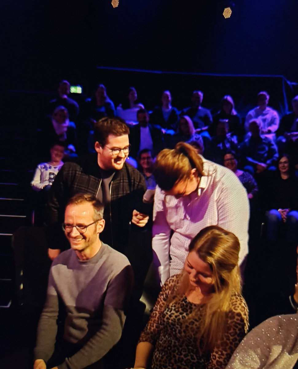 fernfunker's tweet image. Ist das unangenehm.

#MaskedSinger