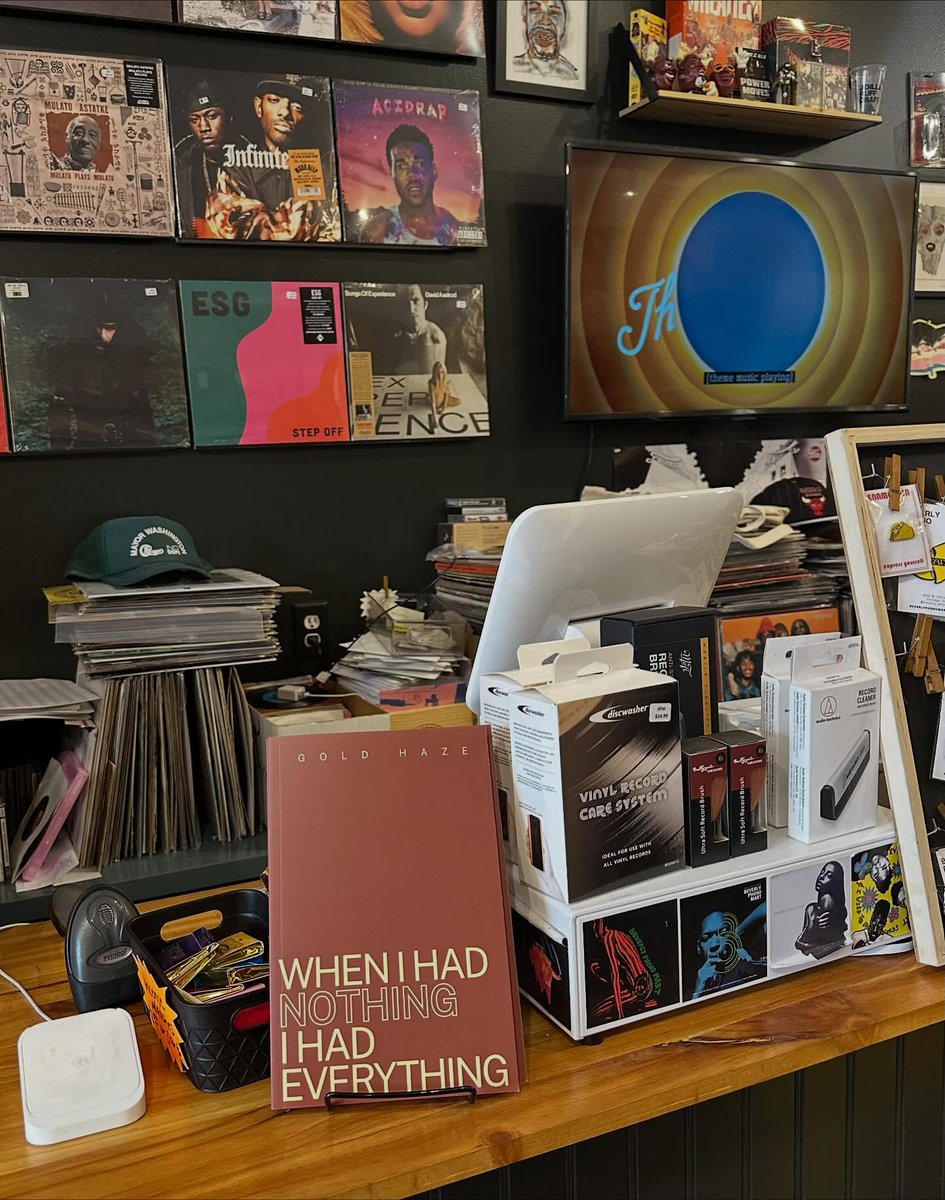 GoldxHaze's tweet image. wrote a book, made a soundtrack to it, now it&apos;s in bookstores &amp;amp; vinyl stores around Chicago. 

the power of speaking your ideas into existence is everything

so grateful to God.