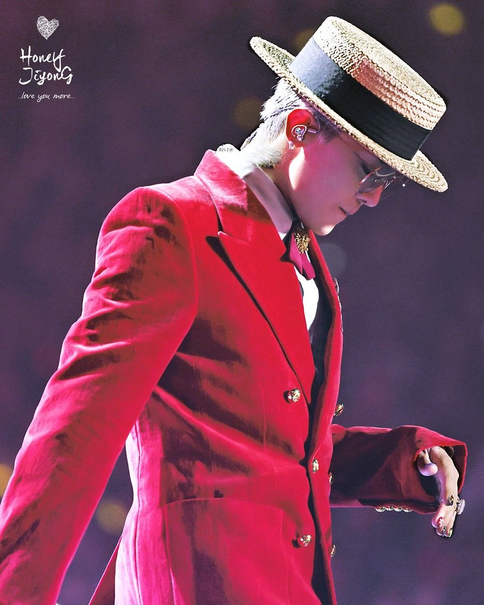 Jonas_ashley2's tweet photo. Let's get this post to 300 RT's 

We need to make sure that he wins 

1 RT = 1 VOTE 

I vote #GDRAGON for #2025MAMAVOTE https://t.co/4IN7vYzxUw