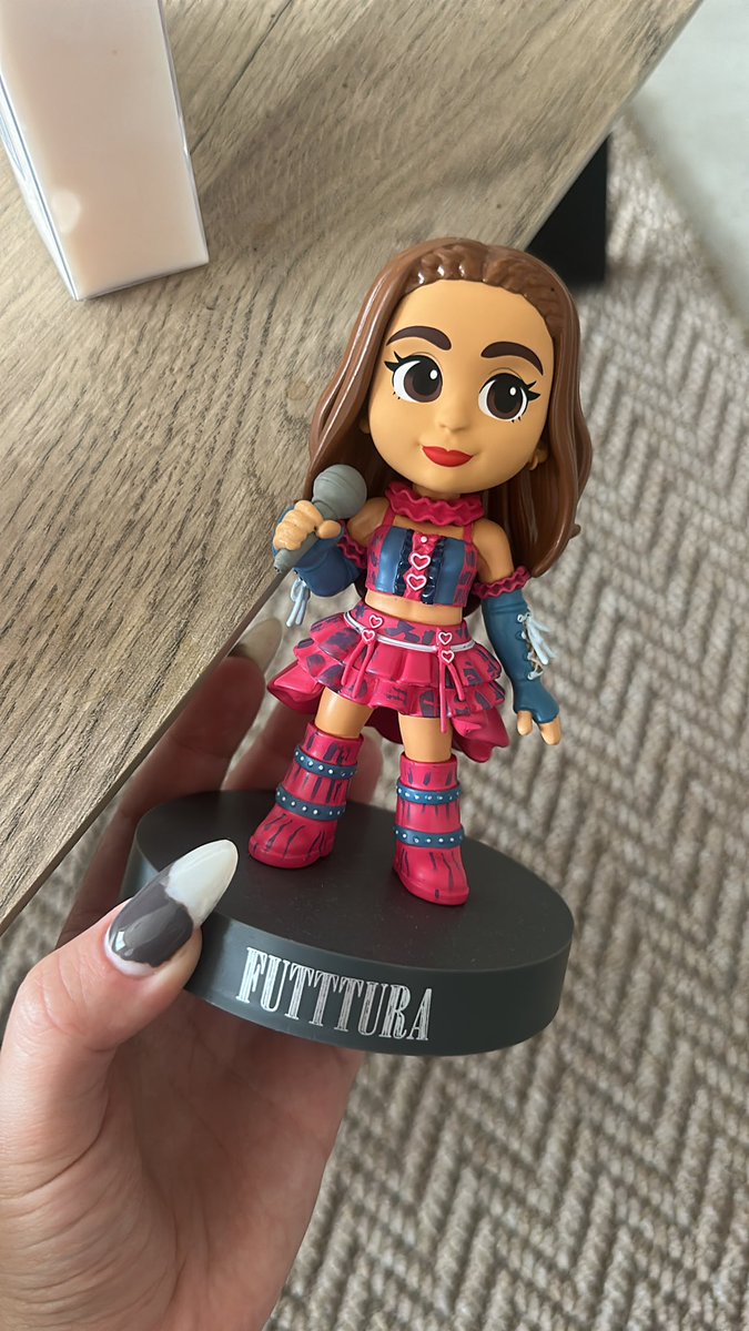 rydolya's tweet photo. hola! si alguien quiere cambiar por UN MECHÓN DE PELO, escríbanme por favor 🥺🥺🥺🥺🥺

tini / futttura / tini dolls / tini muñeca / tini 22 / ttt / la triple t https://t.co/yi7xp8DuRV