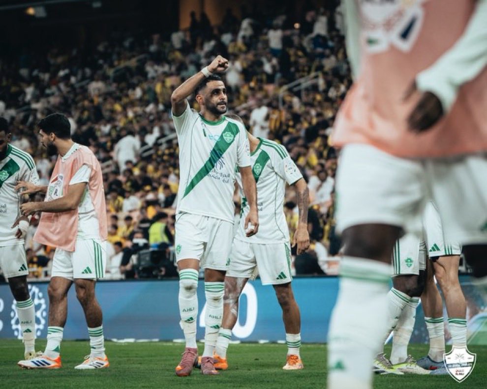 الخطةً ب  الاتحاد نحرررررر 😂😂😂😂😂😂😂😂😂😂😂😂 
مبرووووك الفووووز 
لافاز الأهلي تنام الأرض مبسوطة #الاتحاد_الاهلي