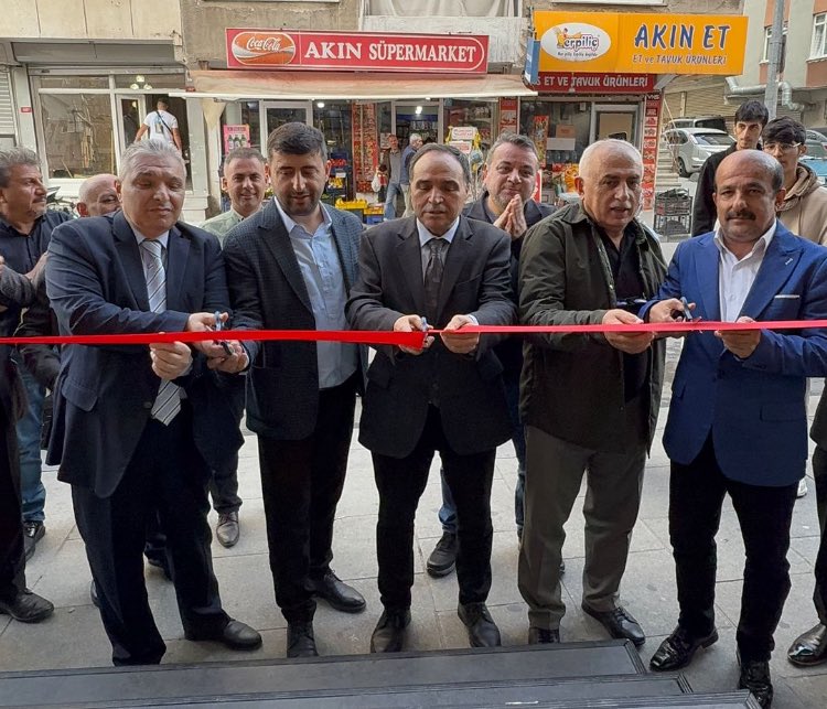 Genç Girişimci Esnaflarımızdan , Sinan &amp; Bekir Erkişi  nin Yeni açmış oldukları ALBATROS Cafe &amp; Restorant Mobilya mağazası açılışını,Esnaf Odası yönetim kurulu üyelerimiz ve Esnaflarımız birlikte büyük coşku ile gerçekleştirdik Bütün Esnaflarımıza bol bereketli kazançlar dilerim.