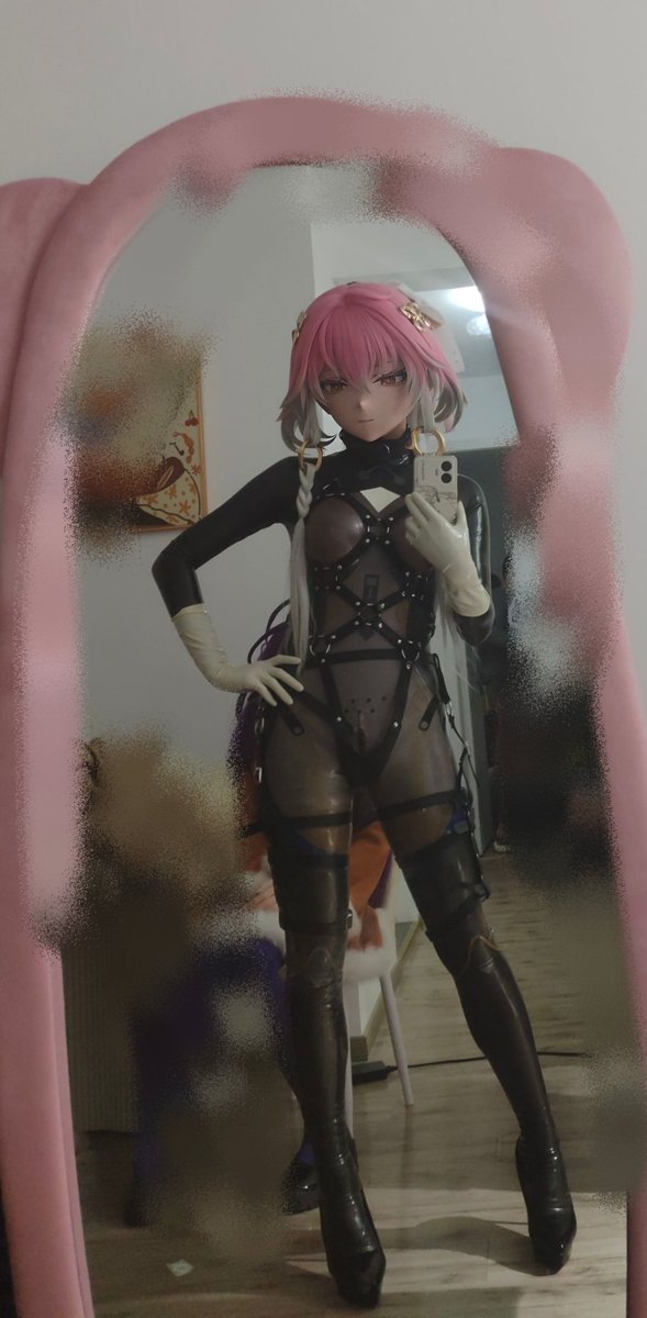 果然外套脱下来才能显身材。。。