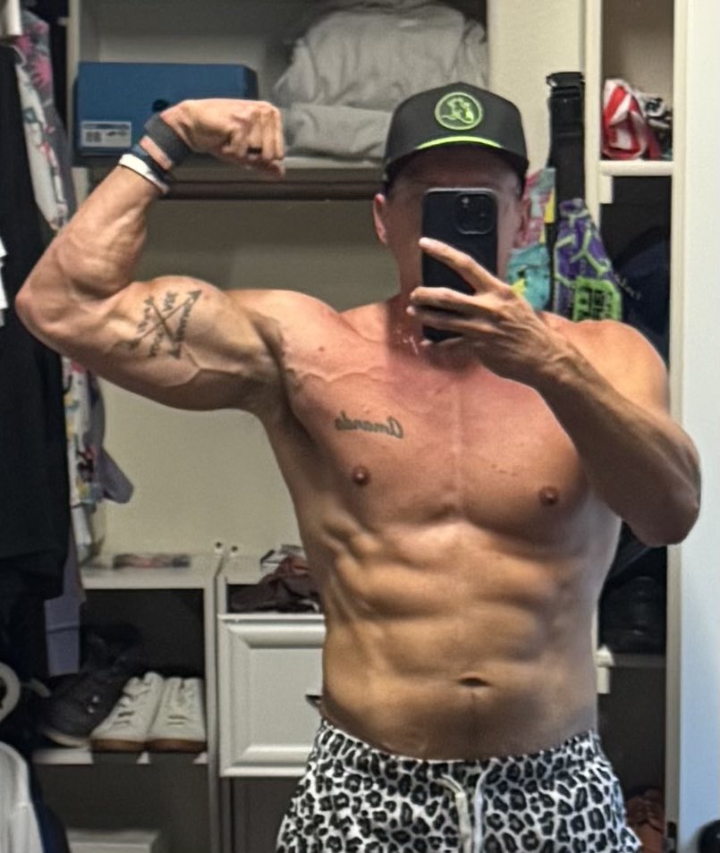 Lawrence | SwolLyfe tweet media