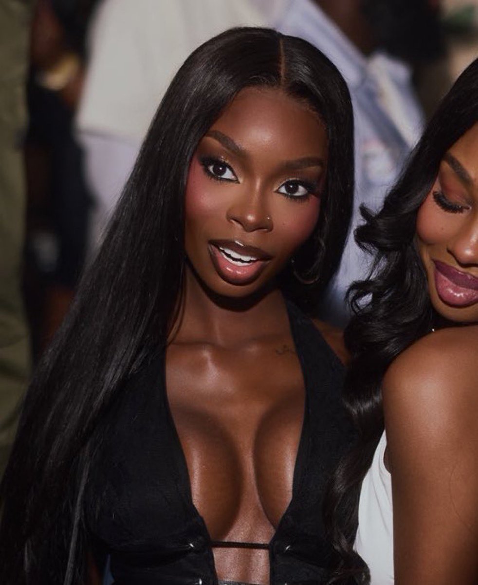 carmen🪽˚✧⁎⁺˳✧༚ (@yvesaintfreak) on Twitter photo 