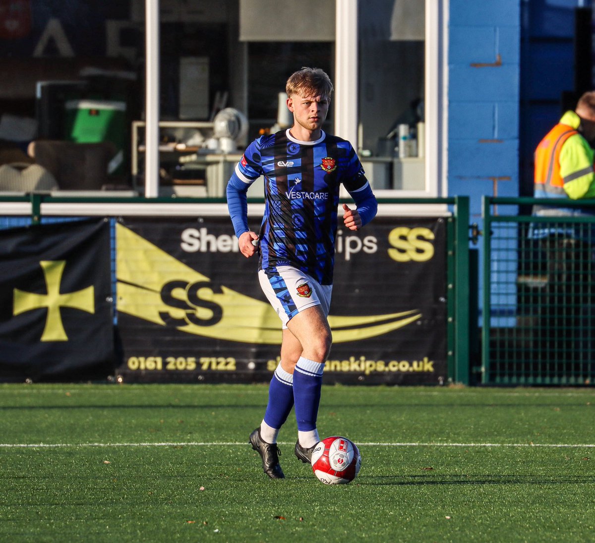 Great win for <a href="/AvroFC/">Avro FC</a> this afternoon in a 2-1 victory against Chasetown. Lighting was unreal and the goals on show weren’t too bad either 👀. Onto Lower Breck on Wednesday ⤵️📸