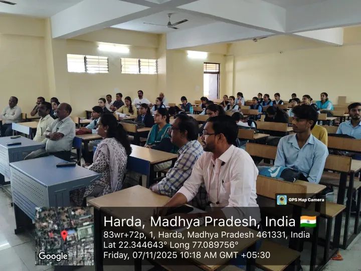 राष्ट्रीय सेवा योजना मध्यप्रदेश अंतर्गत बरकतउल्ला विश्वविद्यालय प्रकोष्ठ अंतर्गत विभिन्न जिलों में राष्ट्रीय गीत "वंदे मातरम" के 150 वर्ष पूर्ण होने समूह गान और व्याख्यान आयोजित किए गए।
#MPNSS
#JoinNSS 
#NSSSeva 
#YouthPower 
#RashtraKeLiye 
#ServeWithPride 
#Pmo_india
#MPNSS