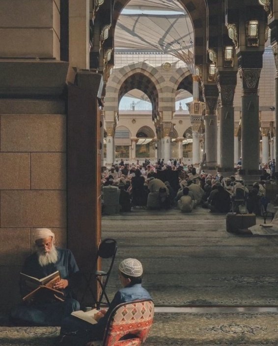 "Temiz bir kalbe sahip olduğunuz için asla pişman olmayın, ödülünüz insanlarla değil Allah ile.."