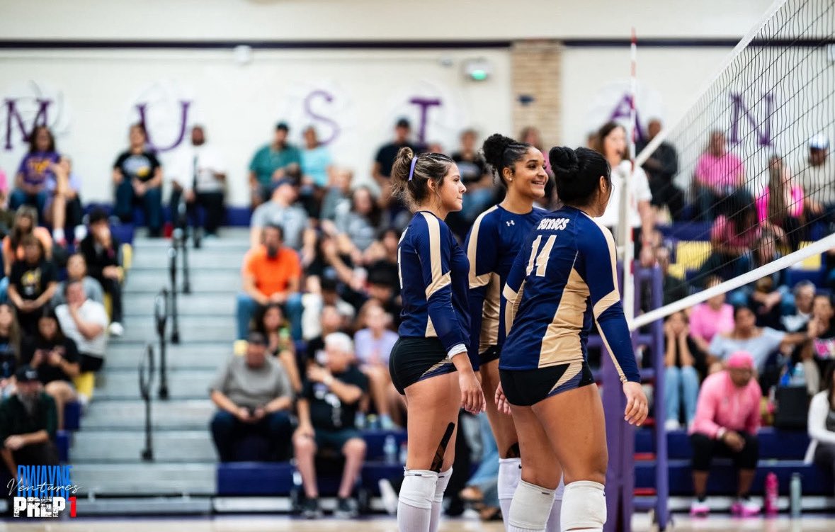 Year three✅
Thank you to my coaches and teammates for another amazing year!! <a href="/BurgesVball/">Burges Volleyball</a> <a href="/Prep1USA/">PREP1</a> <a href="/Prep1Athletes/">PREP1 Athletes</a> <a href="/Fchavezeptimes/">Felix Chavez</a> #burgesvolleyball #junior #IOB