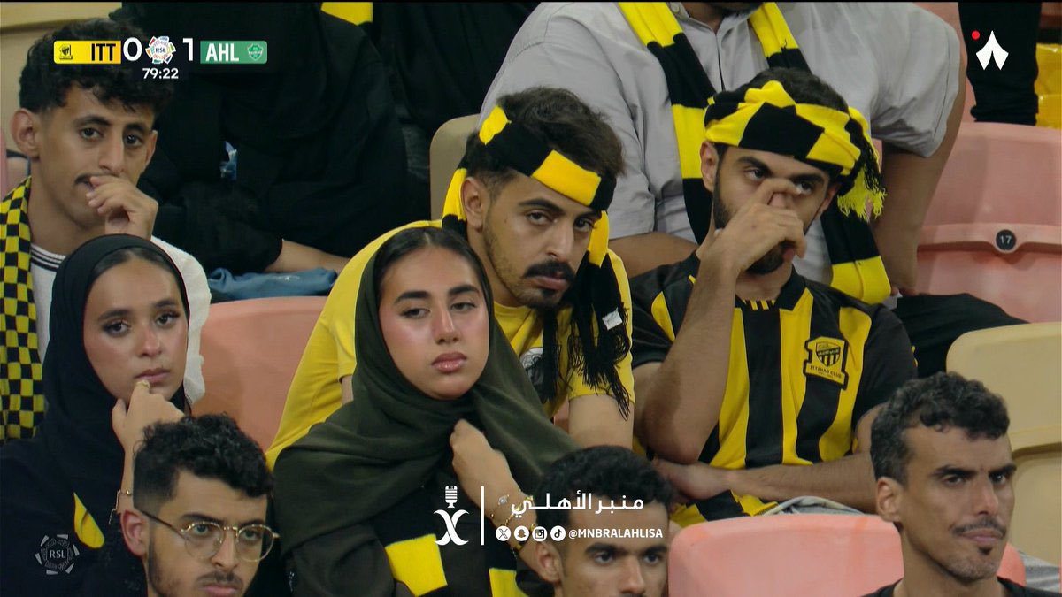 #الاتحاد_الاهلي
اتنفس حزن الخدميه😂😂😂