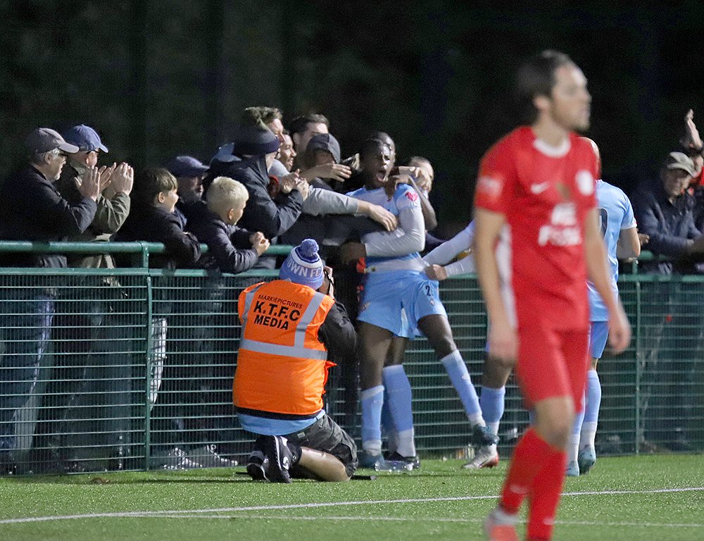 LAUNCH ✅
TOP BINS ✅
JUMP IN THE CROWD ✅
DAYBOO GOAL ✅

Welcome to <a href="/KTFCOfficial/">Kettering Town FC</a> <a href="/Prestonmbitemo/">PB</a>!

<a href="/spremcentral/">Southern Premier Central</a> <a href="/TheRealCase/">Jeremy Casey</a>