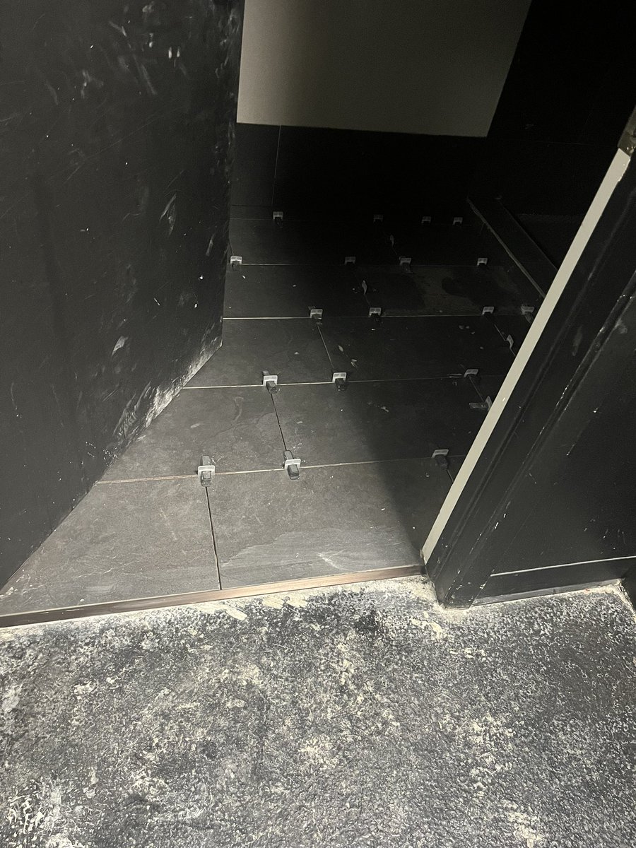Mark_Lexus's tweet image. Gym been redoing tile in shower area (one shower)..been a week now. My guys would have been finished with 2 whole houses in same time #weak 

It’s a warehouse gym so the bathroom is not optimum for a gym