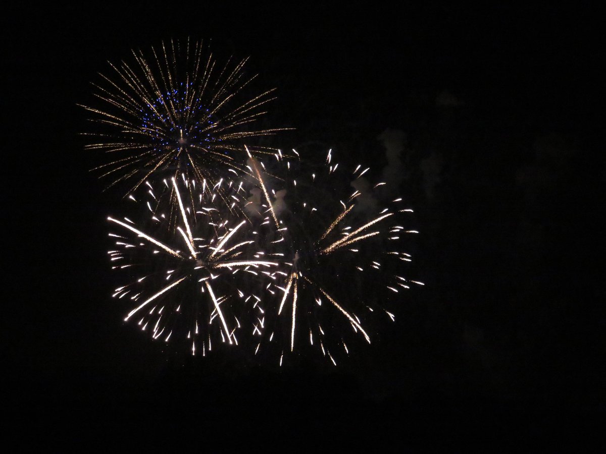 morecambe_bay's tweet image. Bolton le Sands fireworks display seen from Nether Kellet #bonfire