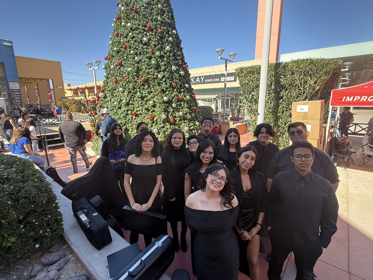<a href="/BowieHS_Bears/">Bowie High School</a> representing today at Weather Fest. Our talented scientists and musicians (Mariachi Orgullo) making an appearance. <a href="/ELPASO_ISD/">El Paso ISD</a> <a href="/MarkMateran/">Mark Teran</a> <a href="/mpazepzona/">mpaz #🟦</a> <a href="/celestecjacquez/">Celeste Cano Jacquez</a> <a href="/EPISD_FineArts/">EL Paso ISD Fine Arts</a>
