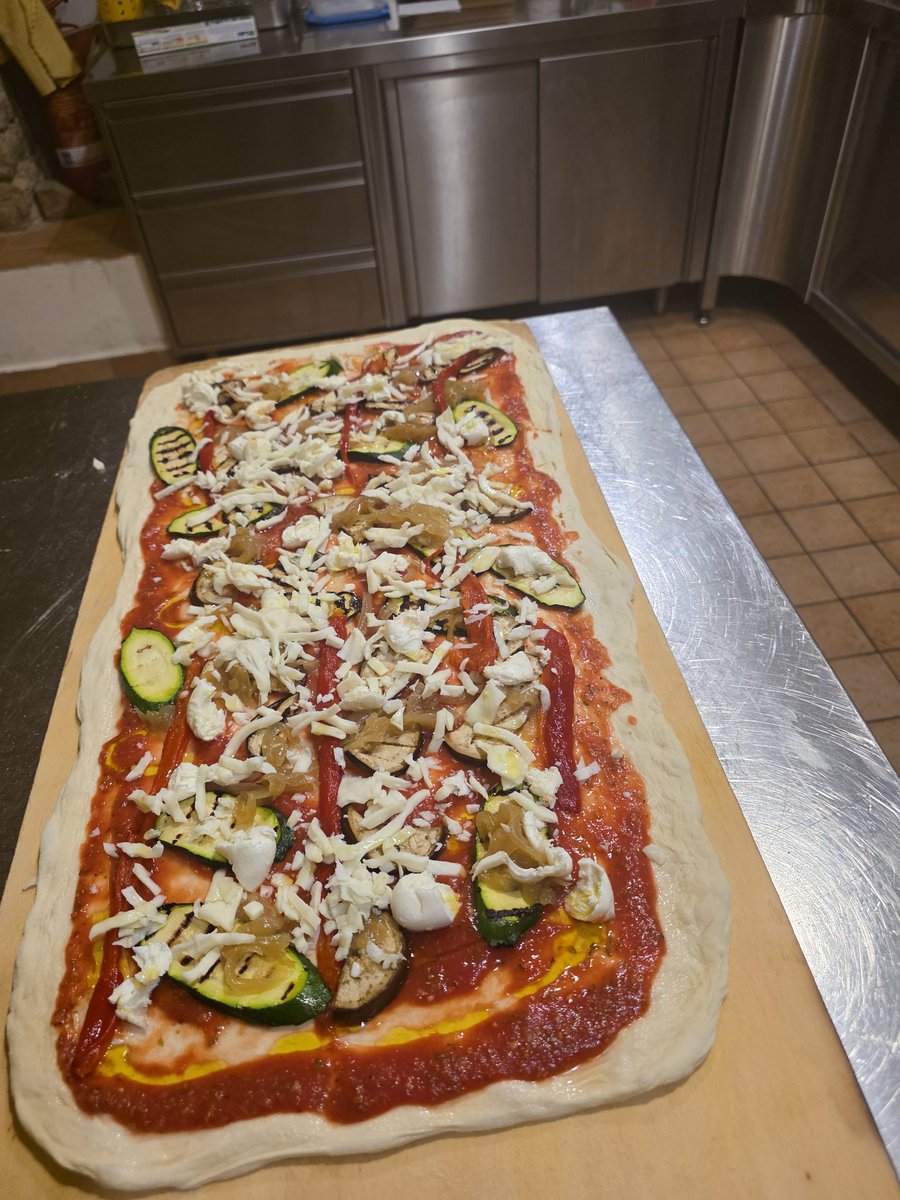 Why can't the
 US have food as tasty as we've had here in Italy?  
Pasta and sauce are so much better, and healthier, here.
Last night we had such amazing pizza.