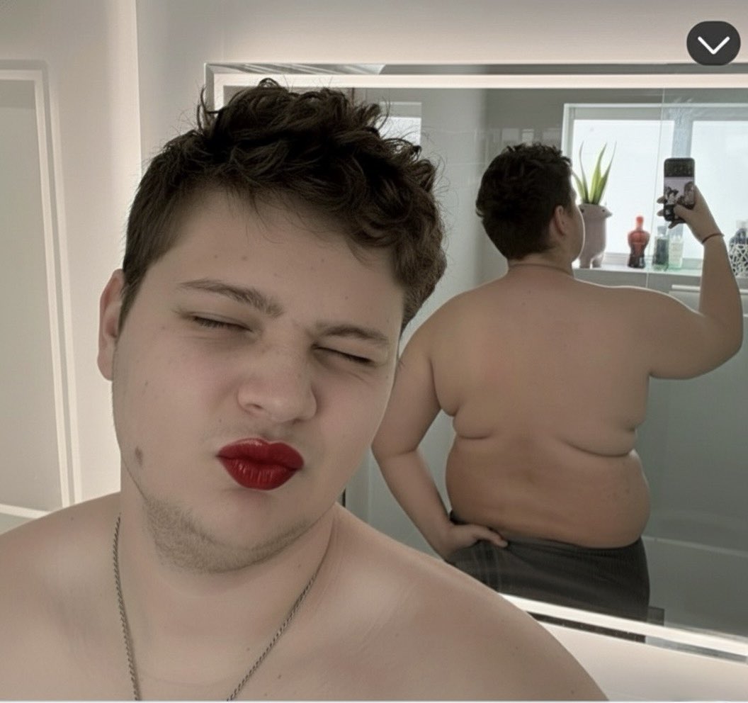 ScreamingNut0x's tweet image. Just thought I’d let you know @brezscales that @orangie sent me this pic last night.. 

I imagine you are hurt by this 😔
But I do have good news! Orangie is open to the prospect of BOTH of us cracking 💯