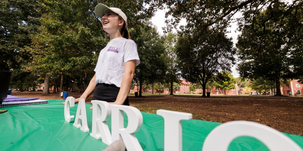 #DYK that Taylor Greene is a semifinalist for the Aman Pirate Challenge? 

Her idea is CarriOn, a roadkill pick up and repurposing service, working to make roads safer and cleaner while also putting the animal to use.

Learn more about Taylor &amp; the APC ➡️ news.ecu.edu/2025/10/10/ama…