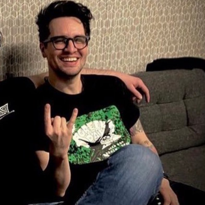 DigestivoGraham's tweet image. Thinking about the viva era Green Day shirt photos