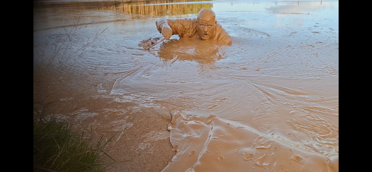 muddymatt81's tweet photo. Couldn't resist one last chance for some mud this year. Wasn't in there long as it was to cold, but worth it anyway. #mud https://t.co/phs4Pky0pX