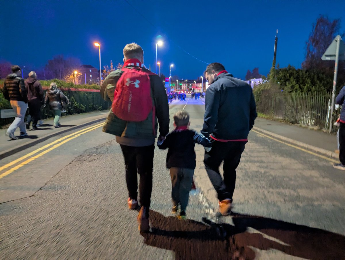 After a good game my lads buzzing on the way home <a href="/Wrexhamchay/">Chay🇵🇸🏴󠁧󠁢󠁷󠁬󠁳󠁿</a> <a href="/BLong1864/">Bill Long</a>