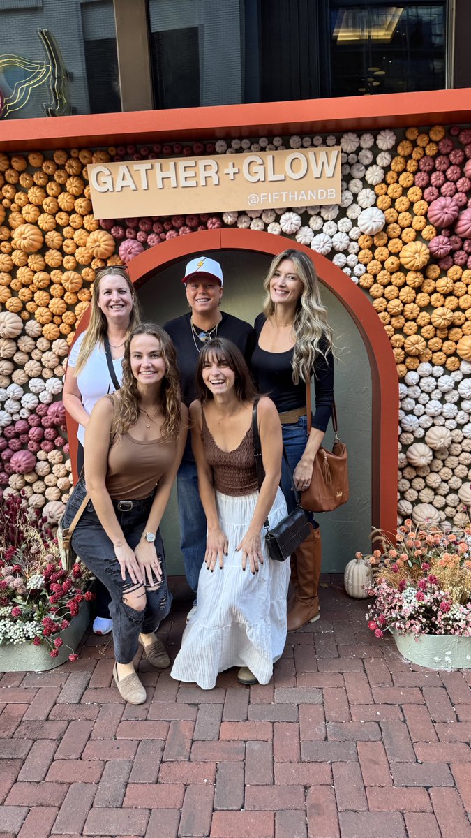 RealCreatives_'s tweet image. A hill I will die on!

One of the BEST things you can do in UGC is make friends. 

These people will support you, keep you from quitting and become a big part of your success. 

PUT.YOURSELF.OUT.THERE

#ugc #UGCcreator #ugccommunity