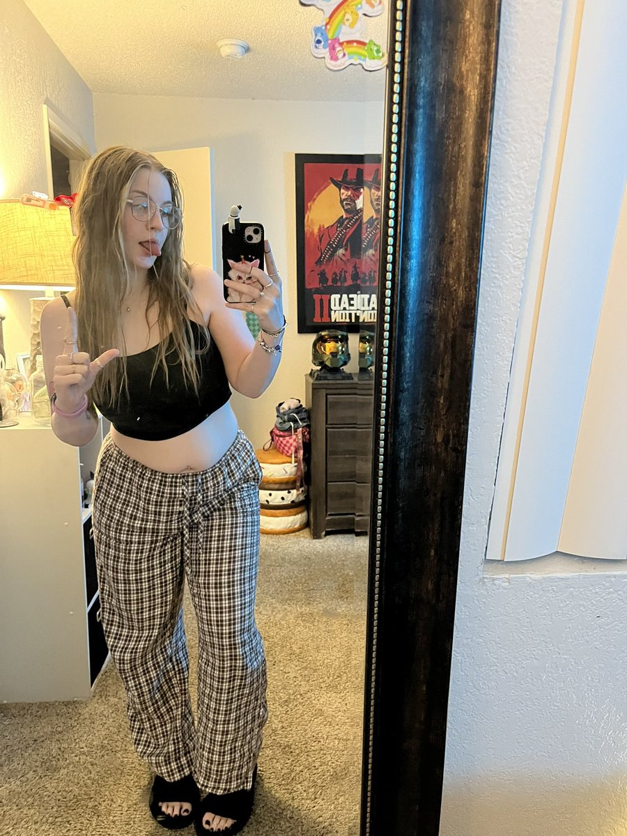 LollyPX1's tweet photo. You already know how this ends, the more you resist, the deeper you fall until giving in feels like your only choice 🤷🏼‍♀️ https://t.co/Thxs1XJYpf