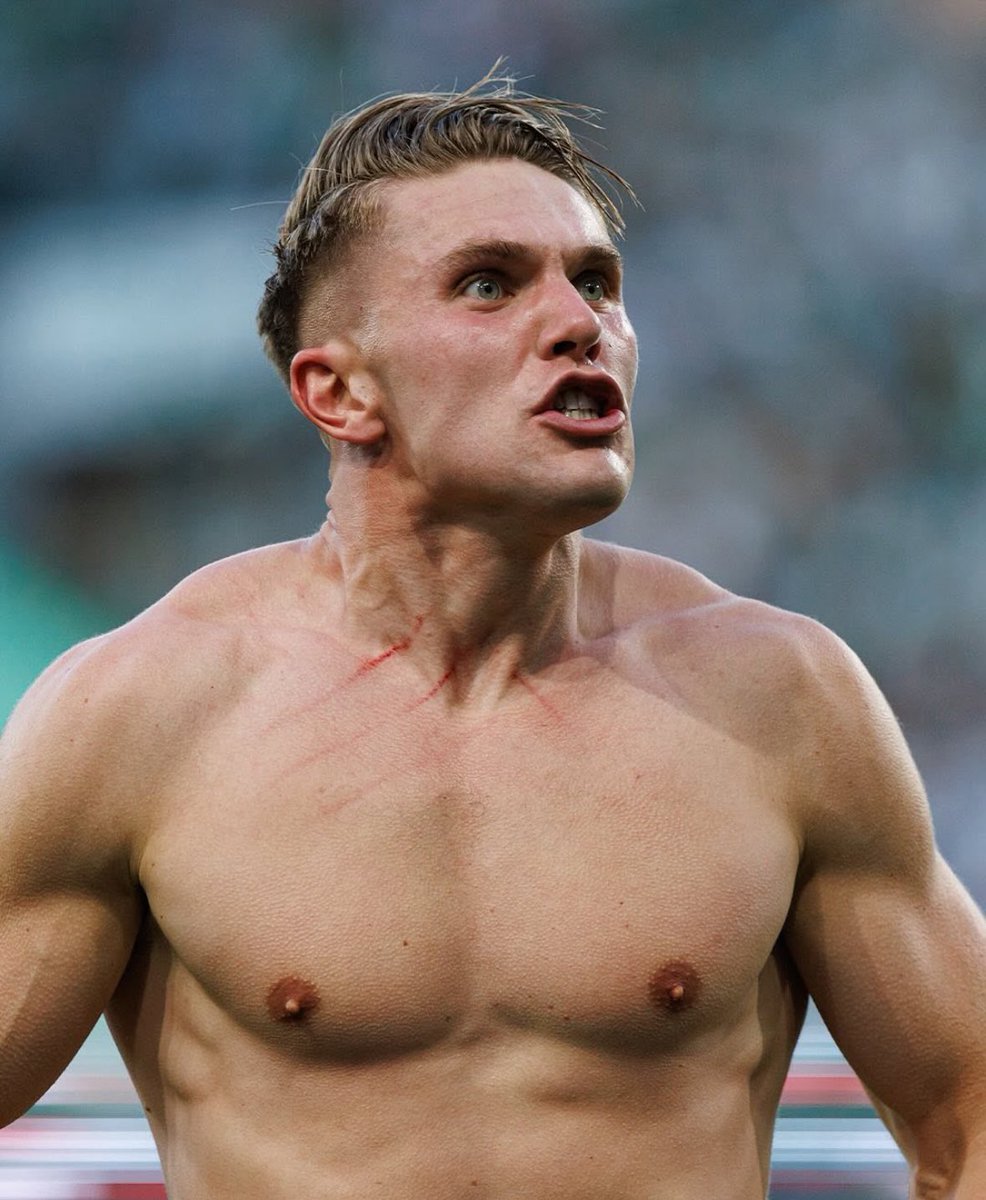 We missed this beast today.
2 points dropped but still look solid at the top. we'll bounce back against our bitch #Spurs after the international break