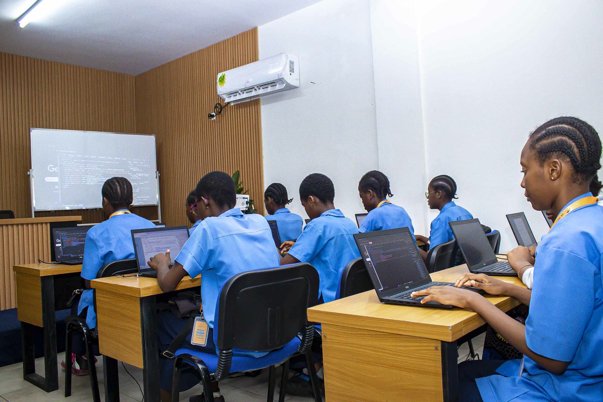 AllStriving's tweet image. From learning to leading!💡
Last year, 2 of our 5 #GirlsInTech teams made it to the #Technovation semi-finals.
This year, 35 new girls are stepping up to learn, build, and lead!
Grateful to @technovation &amp;amp; all who make this journey possible.
#GirlsInTech