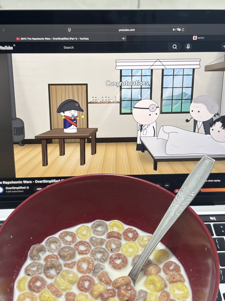 kirllss's tweet photo. me and my 3 am routine on my period weekend https://t.co/K9o066zPcK