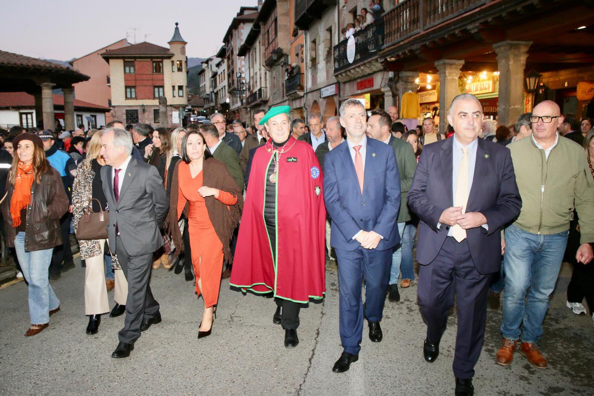 cantabriaes's tweet image. El Gobierno de Cantabria celebra la proclamación de José Ribagorda como Orujero Mayor 2025

👉 bit.ly/482Mm8t