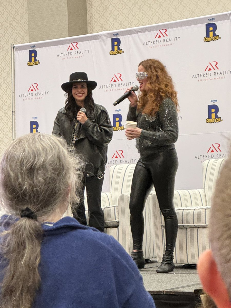 OUAT panel <a href="/LanaParrilla/">Lana Parrilla</a> <a href="/bexmader/">Rebecca Mader</a>