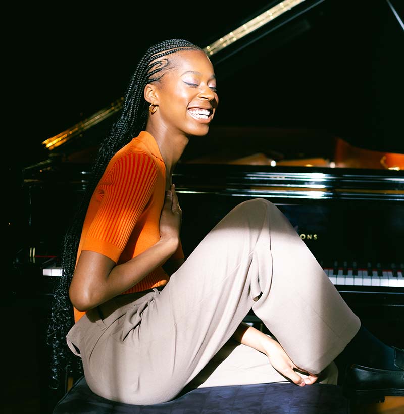 osjevents's tweet image. Join us on Saturday 15 November, 7pm @DorchesterAbbey! 

🎹 Jeneba Kanneh-Mason brings Ravel’s Piano Concerto in G to life. Our concert also includes Ravel’s whimsical Mother Goose Suite and Stravinsky’s witty Pulcinella. 🦢🩰

🎟️ osj.org.uk/osjevent/ravel….

 📸 Johanna Berghorn