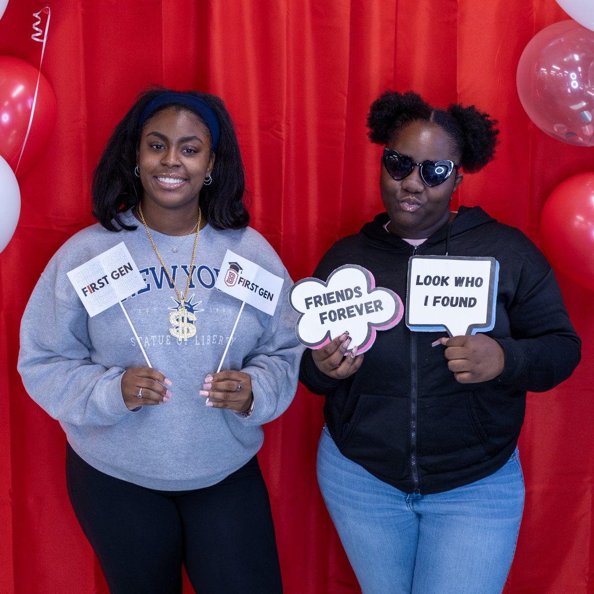 bradleyu's tweet image. Leading the way 👋 Making history 🌟 It’s all a part of being first-gen and we’re here to celebrate the determination and strength it takes!

#FirstGenCollegeStudentDay #BradleyUniversity #FirstGenProud