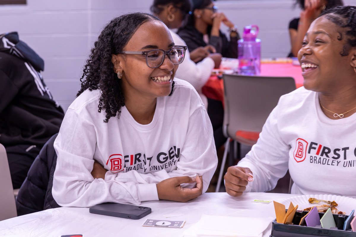 bradleyu's tweet image. Leading the way 👋 Making history 🌟 It’s all a part of being first-gen and we’re here to celebrate the determination and strength it takes!

#FirstGenCollegeStudentDay #BradleyUniversity #FirstGenProud