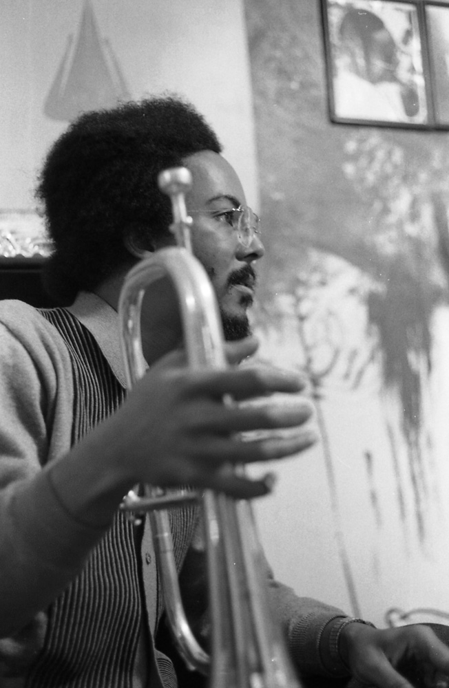 steinbeckpaul's tweet image. The Art Ensemble of Chicago in rehearsal around the time of the January 1972 concerts at Mandel Hall. Photos by Frank Gruber.
#aacm #artensembleofchicago #creativemusic #experimentalmusic #greatblackmusic #SouthSide