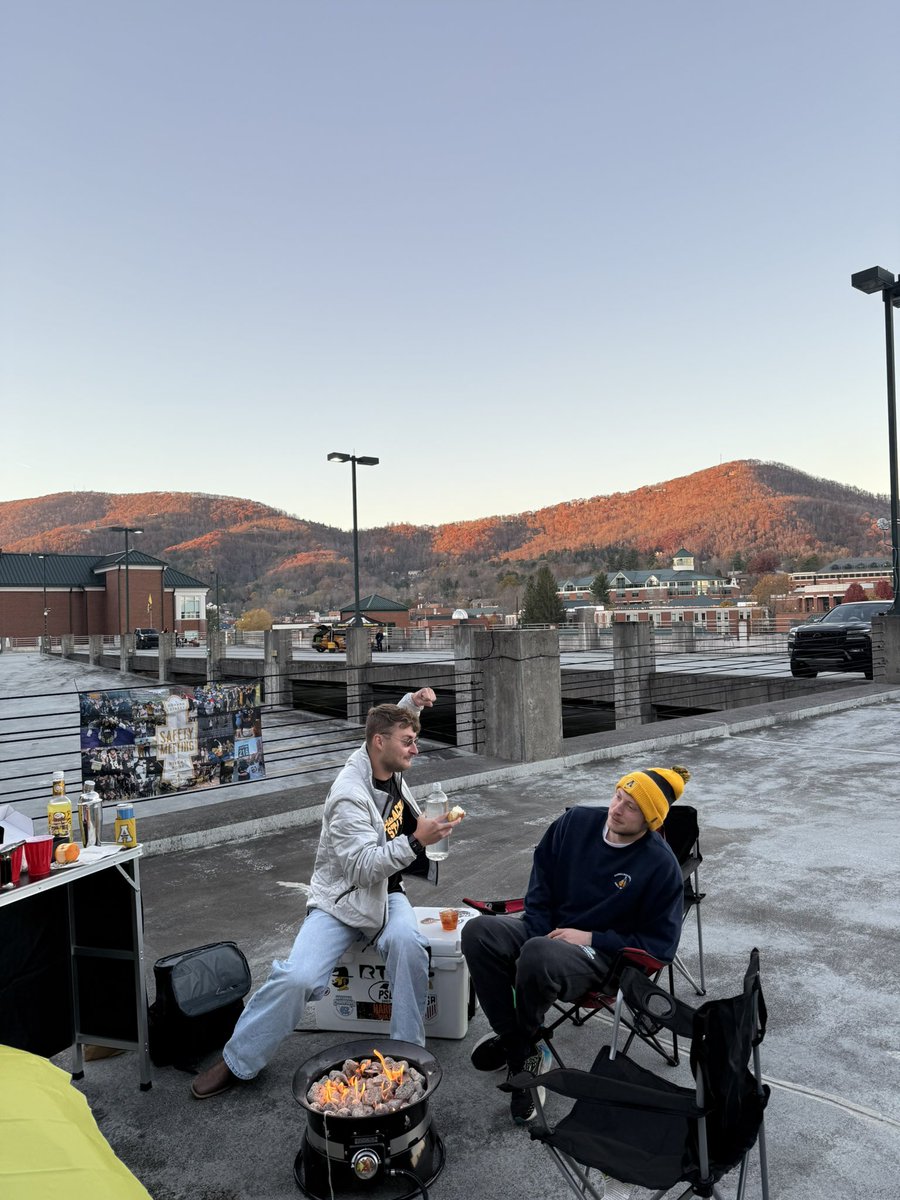 Howard Street Safety Meeting tweet media