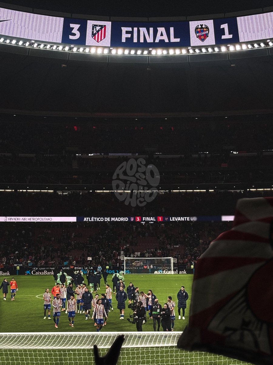 _rossobianco's tweet photo. Como está el Atleti niño. https://t.co/0kNjZV6JFf