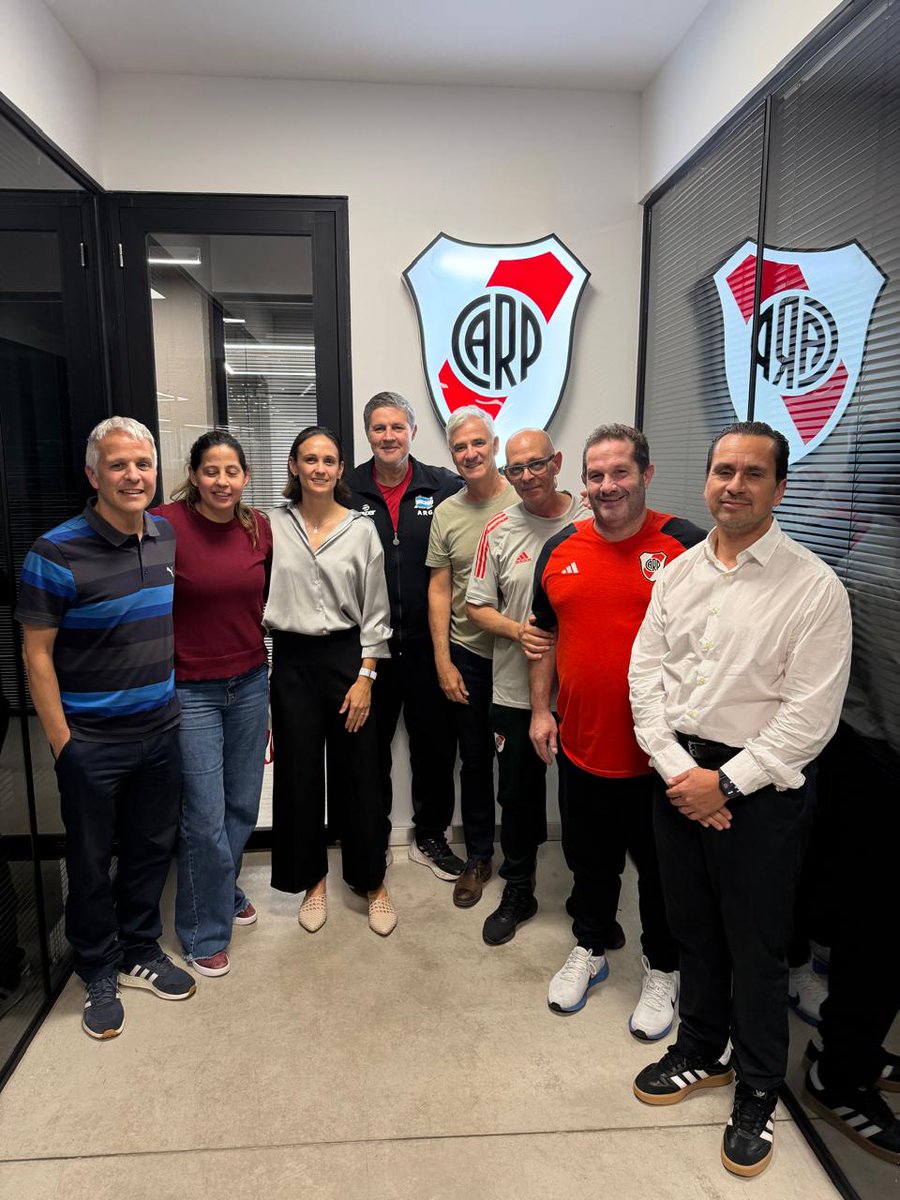 estiload's tweet image. 📚🤝 GRACIAS RIVER ! 🔴⚪ 🇦🇷 👉 Iniciamos una serie de encuentros de intercambio profesional con la Gerencia de Deportes y las Coordinaciones Generales del deporte @RiverPlate 🔴⚪💡Del talento individual al poder del equipo con la Lic #JimenaPereyra @gestionydeporte