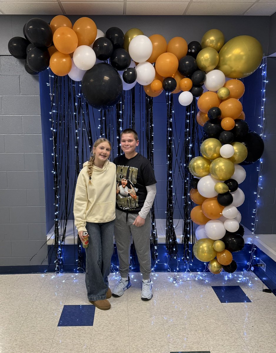 TrishaGrantham5's tweet image. Friday night lights looked a little different for these 8th graders🤠
Bonfire Bash 2025 did not disappoint🔥 
Soaking in all the lasts of middle school w/Ashton💙
#fridaynightfun #WSMS #lit #makingmemories  @ag_stl @RAGranthamIV_2 @WSMSwolves @PtoSms