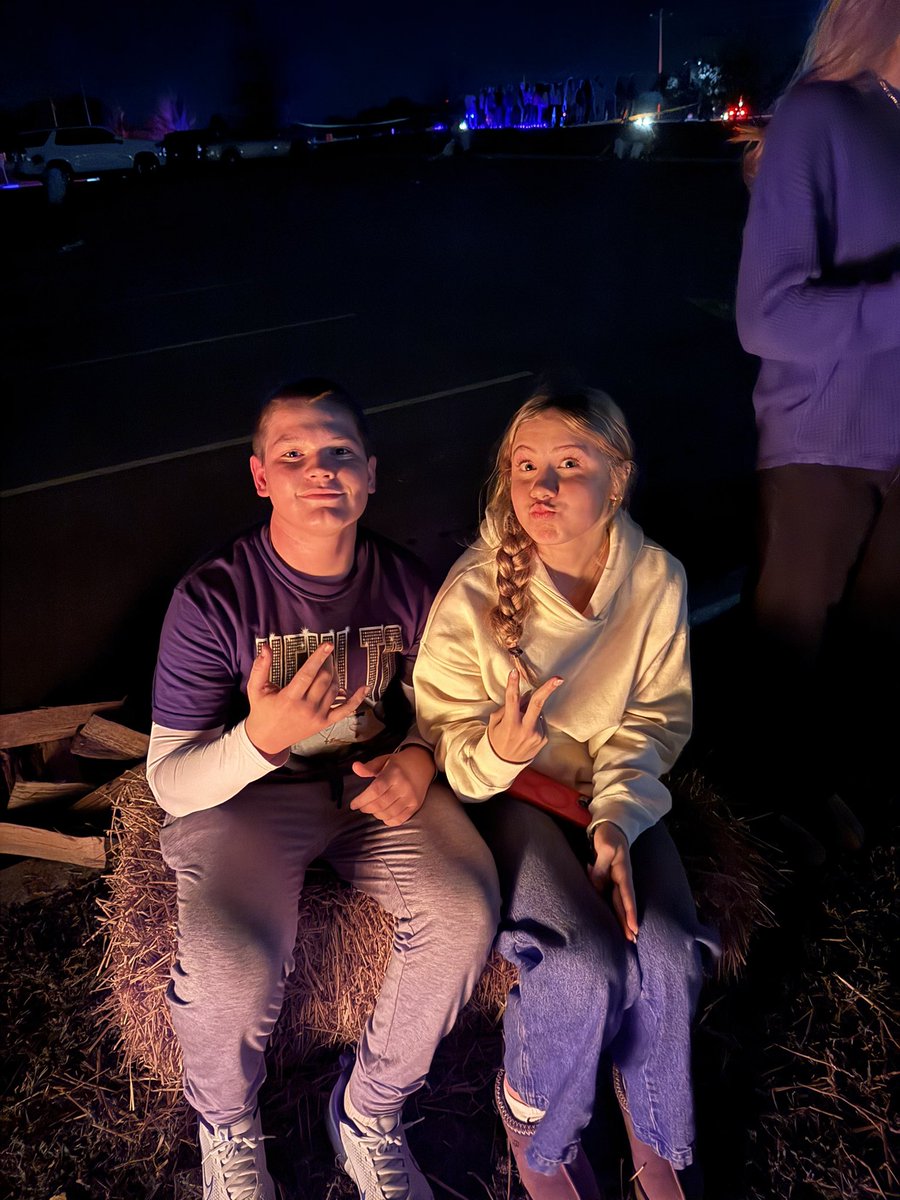 TrishaGrantham5's tweet image. Friday night lights looked a little different for these 8th graders🤠
Bonfire Bash 2025 did not disappoint🔥 
Soaking in all the lasts of middle school w/Ashton💙
#fridaynightfun #WSMS #lit #makingmemories  @ag_stl @RAGranthamIV_2 @WSMSwolves @PtoSms