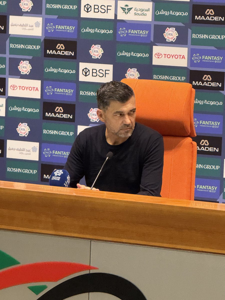 alaa_saeed88's tweet image. 🛑 مدرب #الاتحاد " كونسيساو " قائلاً :

لو فزنا الكل بيقول قرارتي صحيحة .. حول مشاركة روجر بدلاً عن دومبيا .. والفريق لم يطبق ما علمناه بالتدريب خلال هذا الاسبوع وانا اتحمل المسؤولية سواء كانت النتيجة ايجابية او سلبية

#الاتحاد_الاهلي