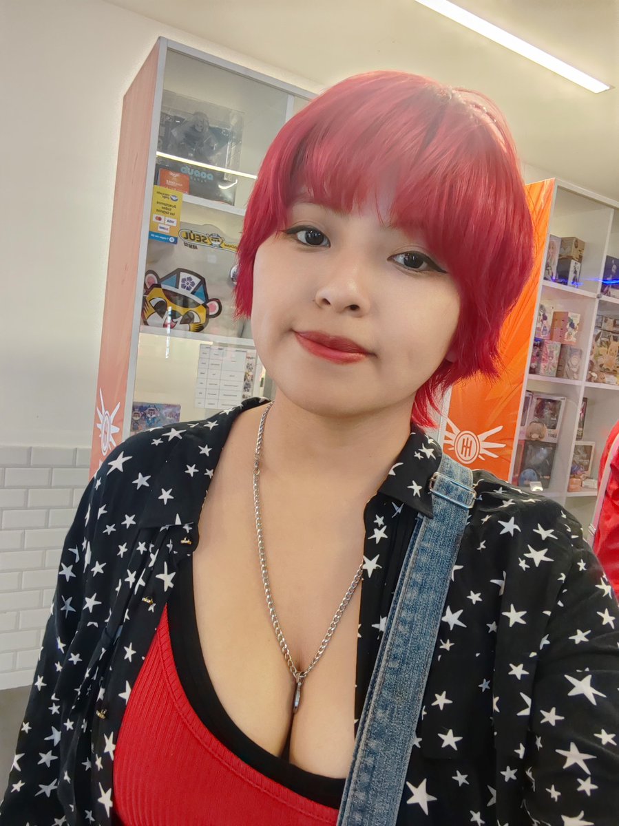 arachan7u7's tweet photo. Muchachos, tengo un sueño que cumplir. Y la empleabilidad del Perú no está funcando. Toca dedicarme a la creación de contenido propio 24/7. Ya me di por vencida siendo empleada. ¿Me arriesgo a ser figura pública experta en anime yaoi, streams Otakus y videos random? https://t.co/B9ZAmjxcDC