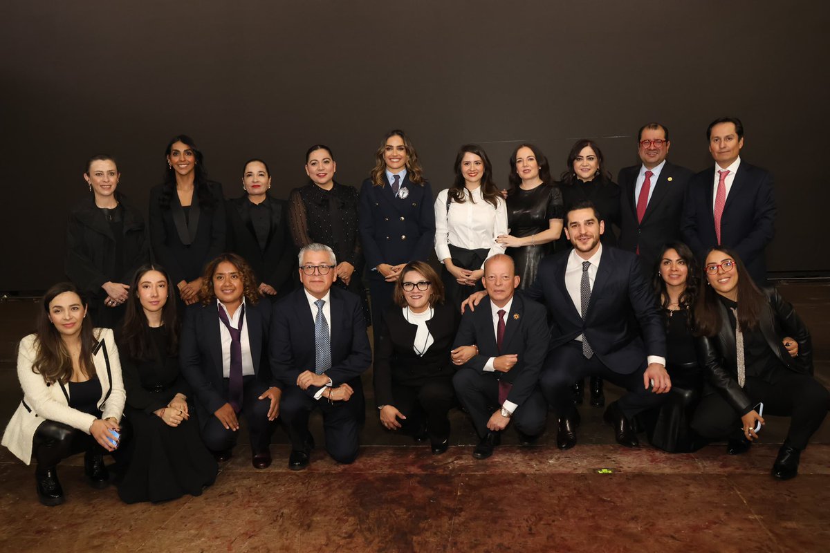 Alessandra Rojo de la Vega (@alessandrardlv) on Twitter photo 