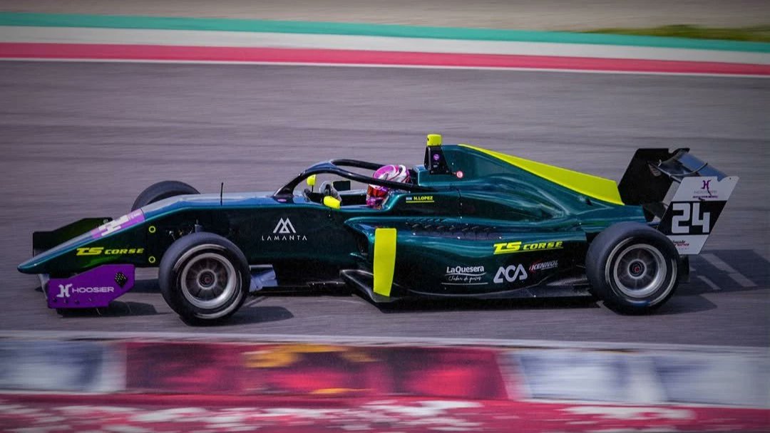 🇦🇷🇦🇷🇦🇷 tenemos nuevo campeón en las categorías fórmulas . Nano López se consagra en la categoría ultimate cup a falta de dos carreras.felicitaciones