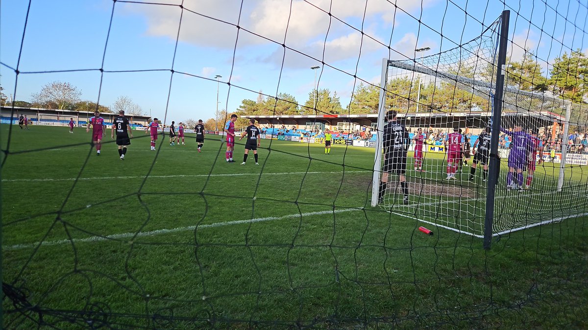Disappointing result, dug in to get the lead and then a few slip ups let them back in 😔

Cracking set up from <a href="/ColwynBayFC/">Colwyn Bay FC 🏴󠁧󠁢󠁷󠁬󠁳󠁿</a> though! Genuinely one of the best grounds I've been in to Cymru 👏👏 <a href="/LlanelliReds/">Llanelli Town AFC</a> #Ymlaen