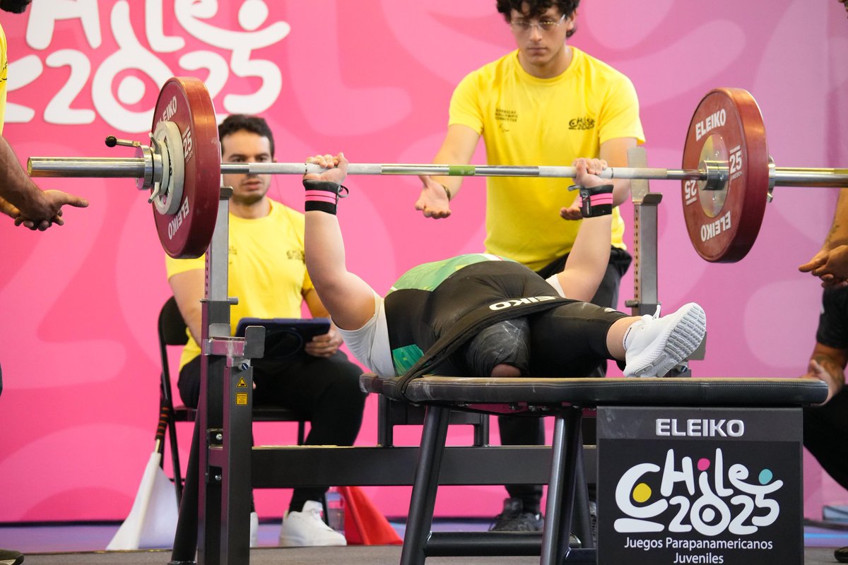 COPAME's tweet photo. 🏋🏻‍♀✨ Nuestra #Promexa,  Evelin Lechuga Juárez, fue la encargada de subir primero a la tarima en la sesión vespertina de los Juegos Parapanamericanos Junior Chile 2025. 🏆🔝

Con determinación y entrega, lo dio todo para alcanzar lo más alto.  ¡Gran trabajo, Evelin! 🇲🇽✨ https://t.co/UcMeZmaCZK