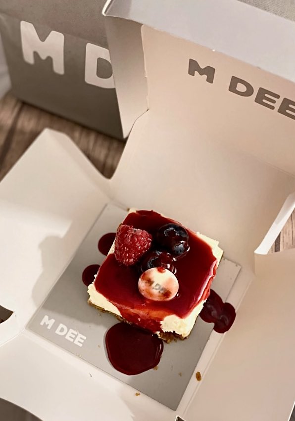 Like_aspace's tweet photo. الذ تشيز ممكن تذوقونه عندهم 😋🍓 https://t.co/Qtf4Sz23HE